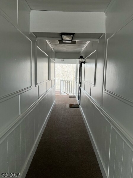 Building Photo - 233 Larch Ln