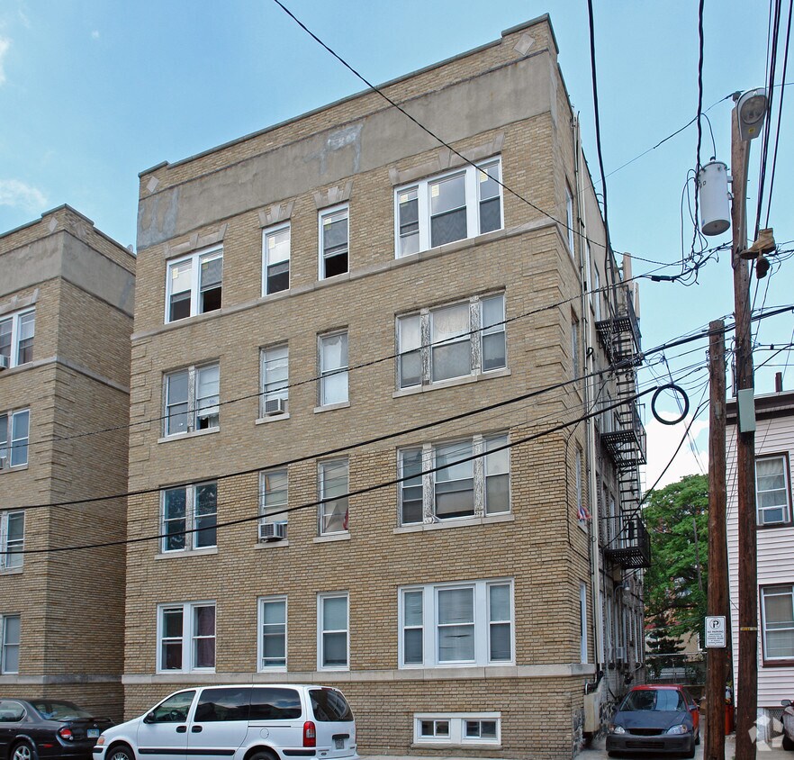 1900 West St - 522 19th St