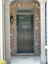 Building Photo - 2249 Knoxhill View