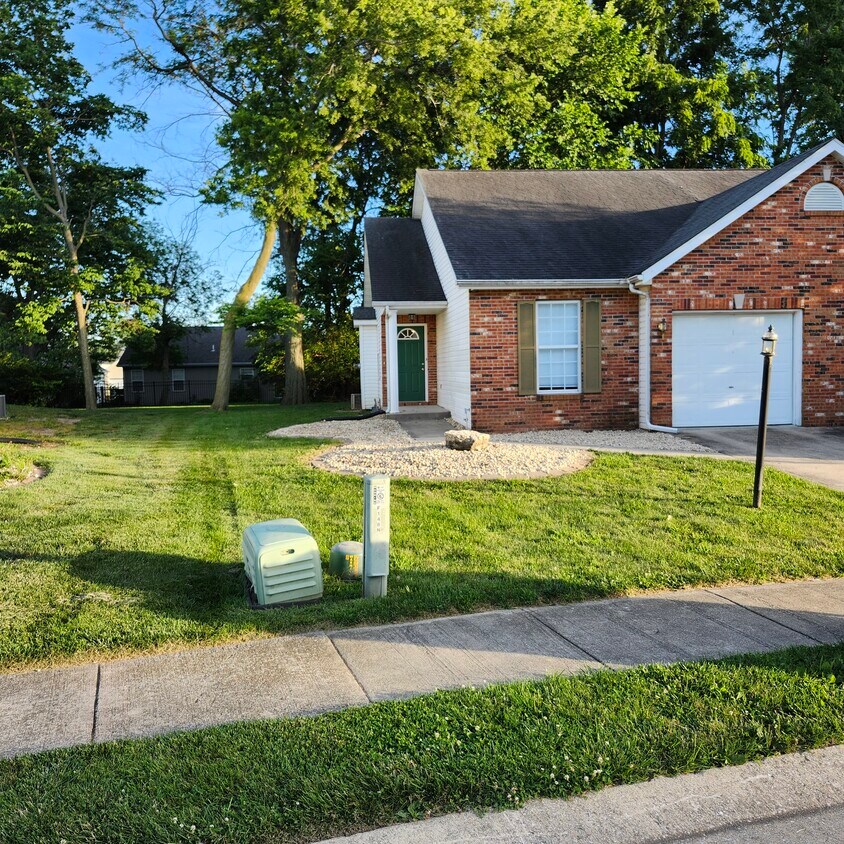 Primary Photo - 156 Northbay Ct
