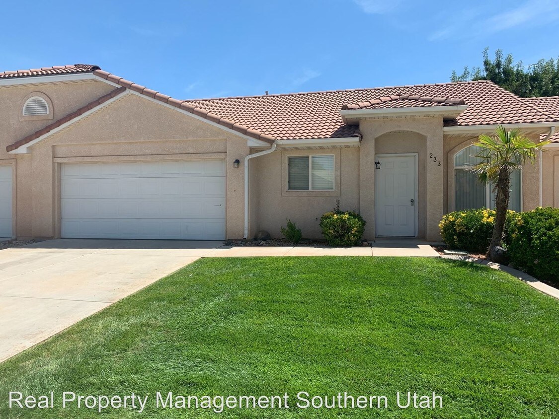 Foto principal - 3 br, 2 bath House - 233 South 2700 East