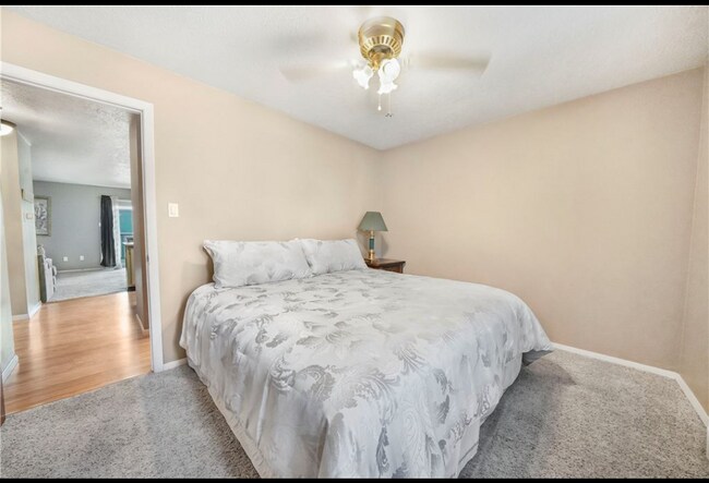 Foto del edificio - 535 Straight Creek Dr