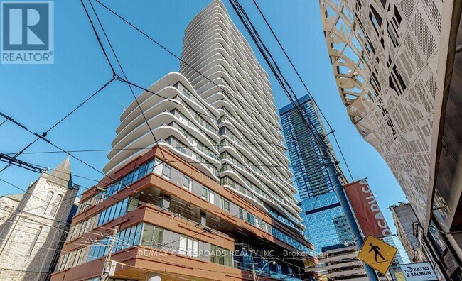 Building Photo - 280 Dundas St W