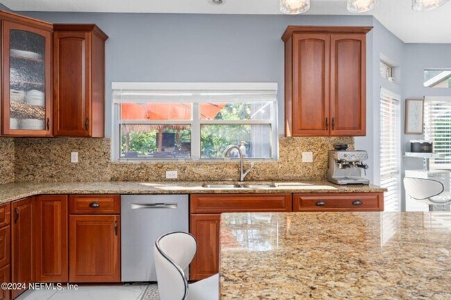 Foto del edificio - 425 Oak Pond Dr