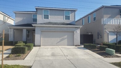 Building Photo - 2473 Pineda Dr