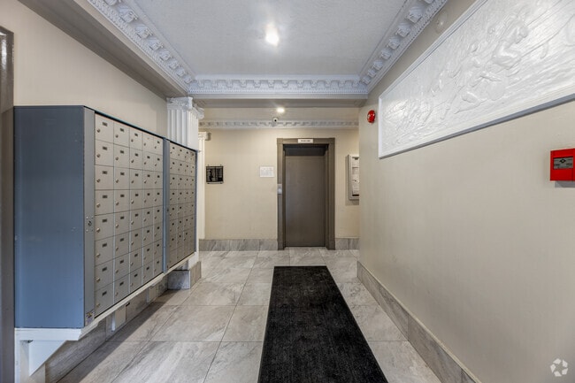 Lobby - The Sheldrake Apartments