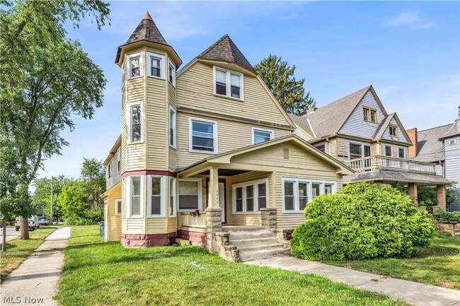 Building Photo - 3624 Archwood Ave