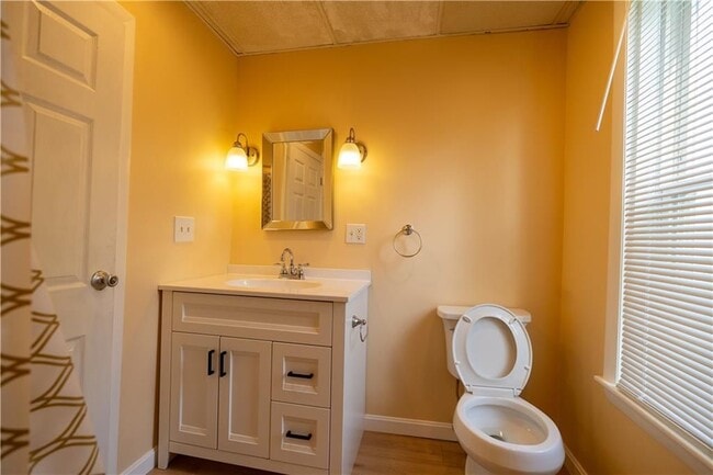 Building Photo - 43 Rivulet St