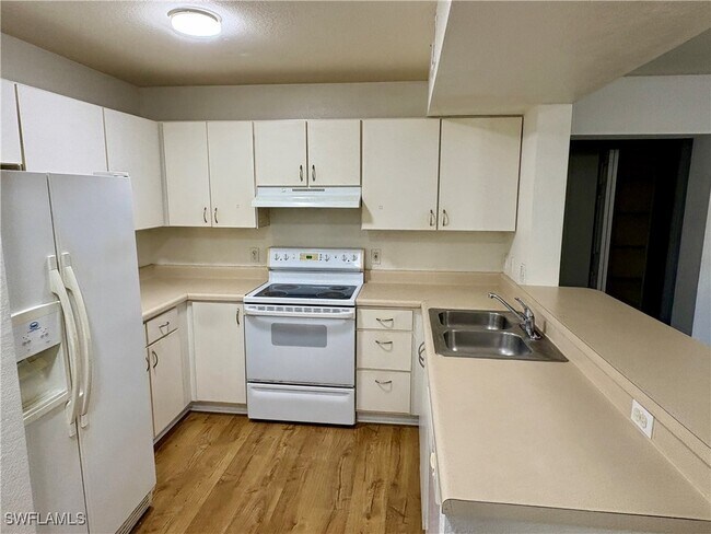 Building Photo - 8287 Key Royal Ln