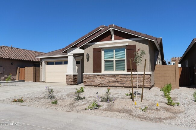 Building Photo - 2540 W Sunland Ave