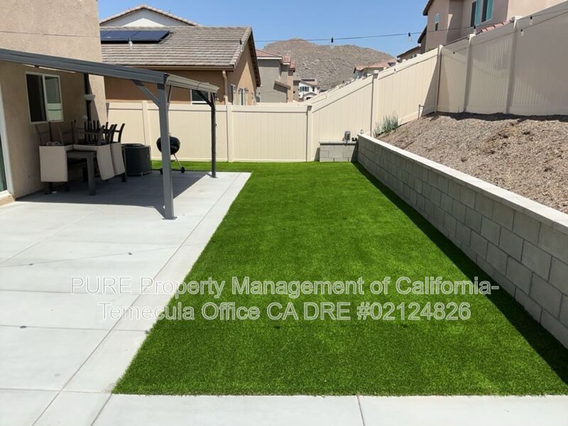 Foto del edificio - 28864 Camaro Dr