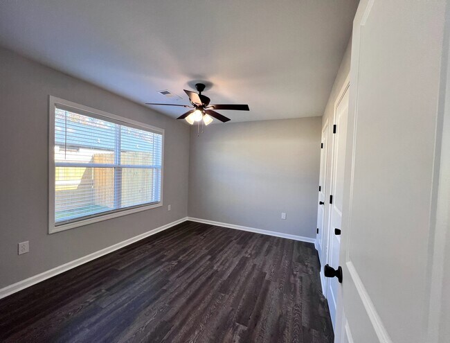 Building Photo - Brody Creek