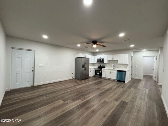 Foto del edificio - 148 Claire Ave