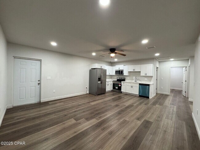 Foto del edificio - 148 Claire Ave