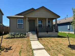 Building Photo - 134 Avre Lp