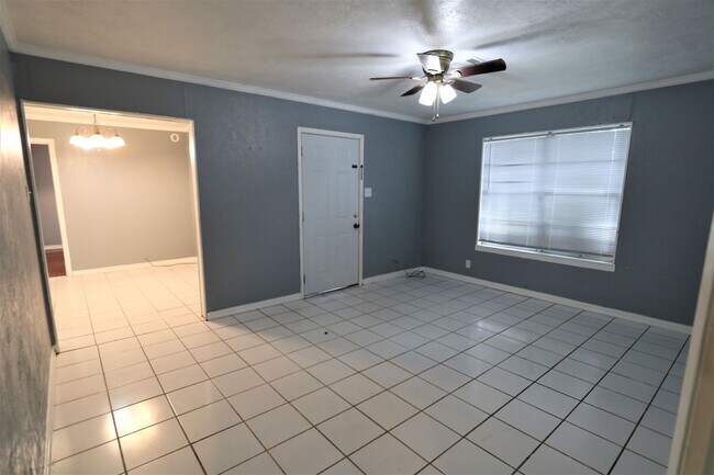 Building Photo - 2708 Avenue N