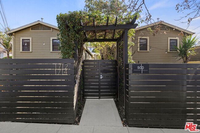 Foto del edificio - 1714 Echo Park Ave