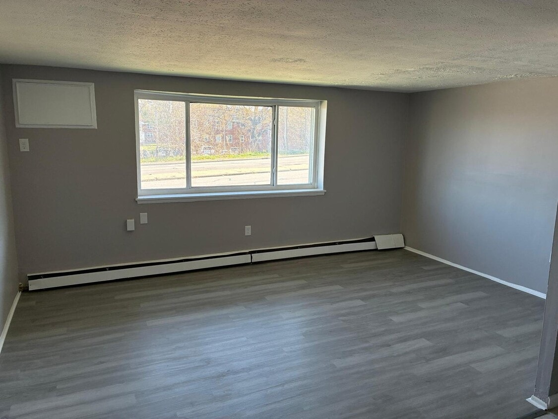 Photo - 13540 Superior Rd (East Cleveland, OH)