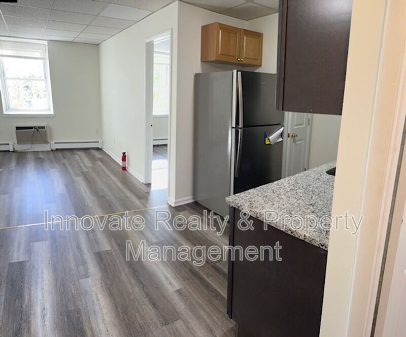 Photo - 29 E Logan Ave