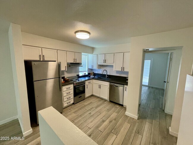 Foto del edificio - 4250 N 27th St