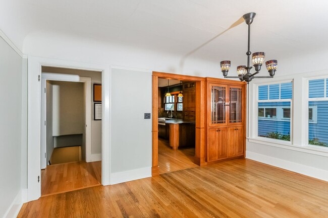 Foto del edificio - Updated Ravenna 4 Bed / 2 Bath Home