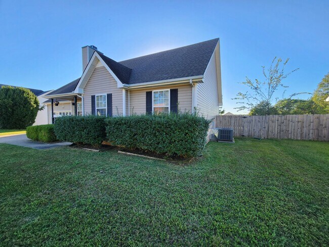 Foto del edificio - 4028 Challis Dr
