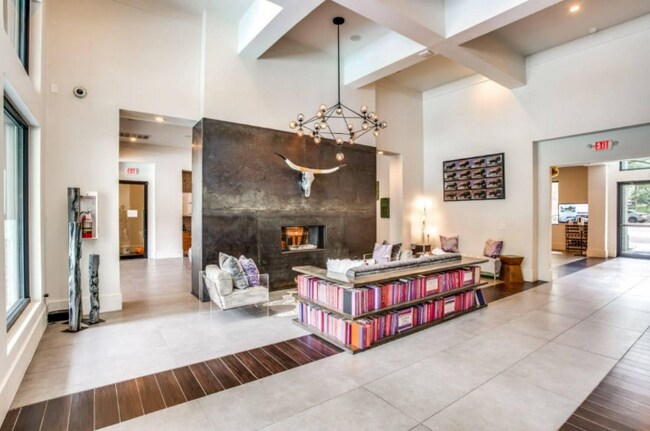 Foto del edificio - 4900 E Oltorf St