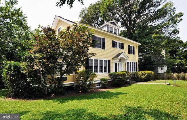 Foto del edificio - 3752 Kanawha St NW