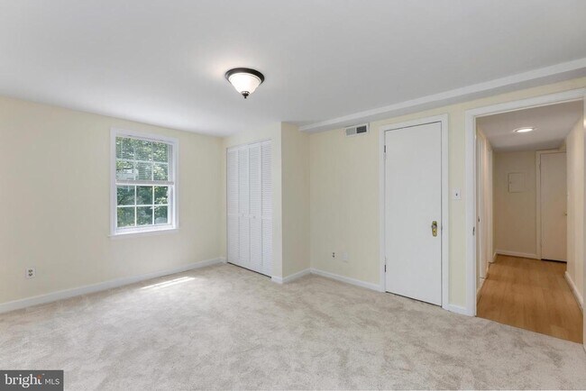 Foto del edificio - 820 S Arlington Mill Dr