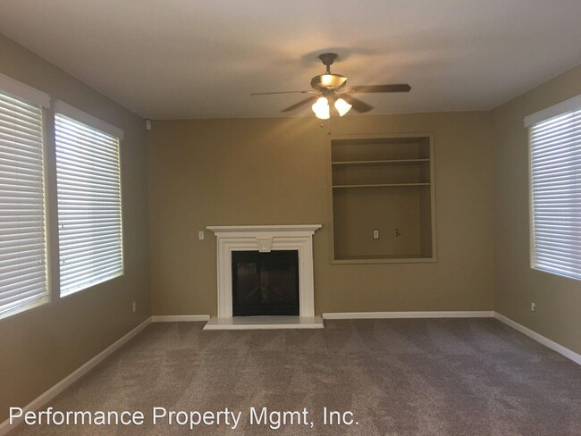 Building Photo - 4 br, 2.5 bath House - 4225 N. Del Rey Ave.