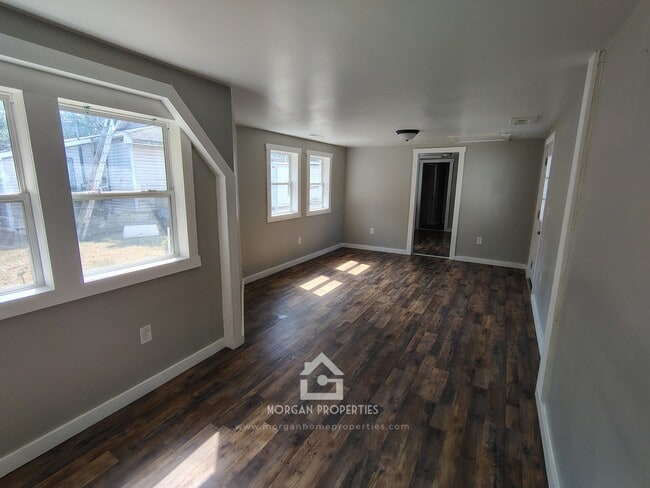 Building Photo - 2208 Hendricks St