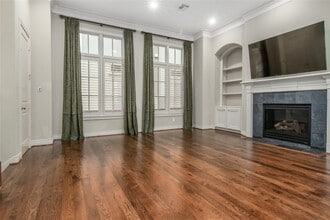 Building Photo - 2419 Brazoria St