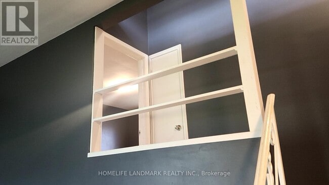 Building Photo - 22 Oakmount Dr