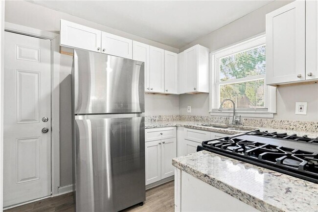 Foto del edificio - 2123 Blayton Ln SE