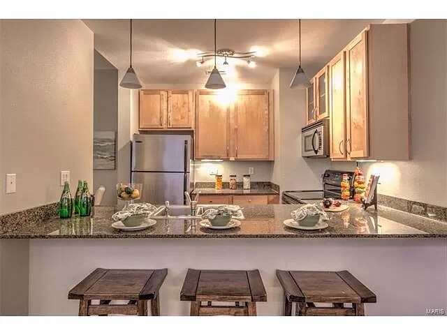 Kitchen - 5330 Pershing Ave