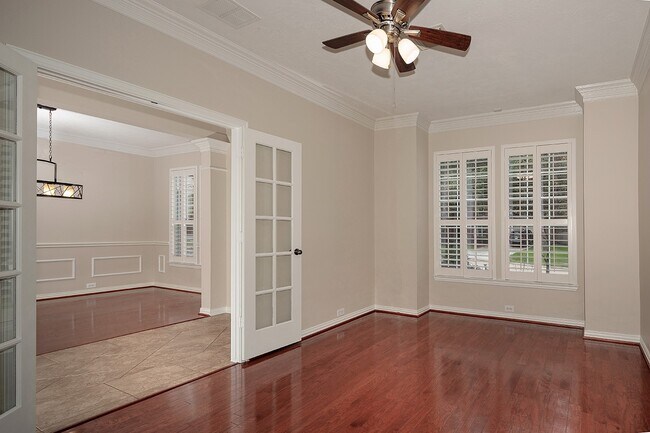 Building Photo - 79 E French Oaks Cir