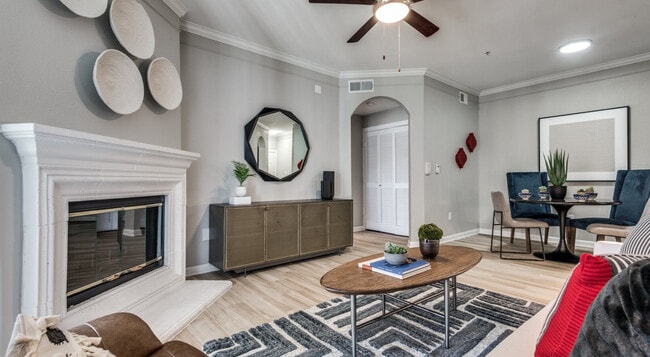 1BD, 1BA - 807SF - Living Room - The Vincent