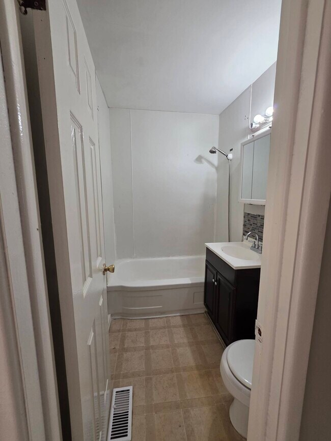 Building Photo - 1945 S Battin St