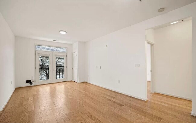 Foto del edificio - 2665 Prosperity Ave