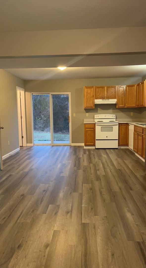 Building Photo - 410 Briden
