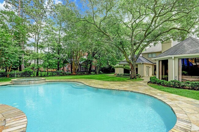 Foto del edificio - 11312 Kingsworthy Ln