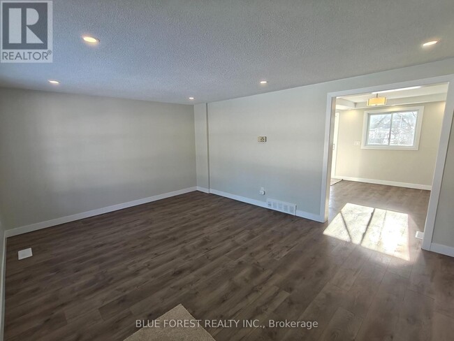 Building Photo - 681 Galloway Crescent