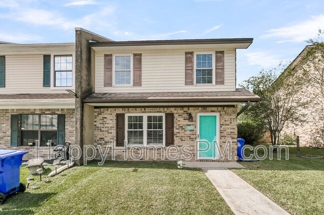 Photo - 5737 Dewsbury Ln House