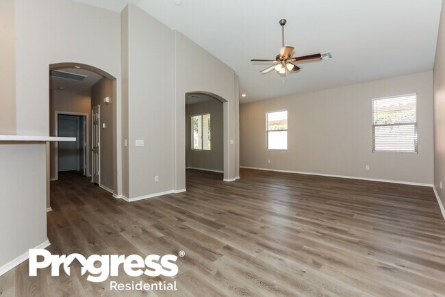 Foto del edificio - 4101 S Vineyard Ave
