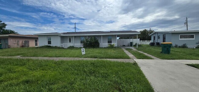 Building Photo - 480 Sharon Cir