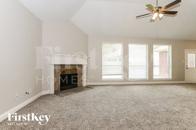 Foto del edificio - 13626 Summer Hill Dr