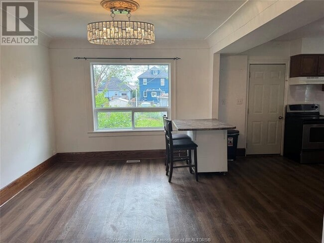 Building Photo - 1176 Hall Ave