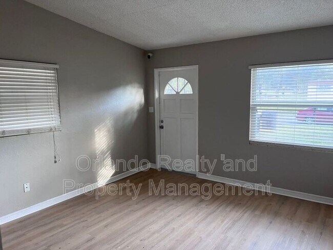 Foto del edificio - 5613 Elon Dr