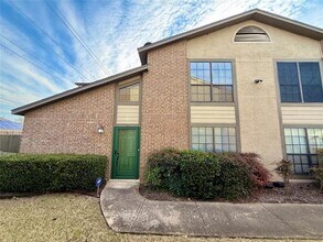 Building Photo - 330 W Harwood Rd