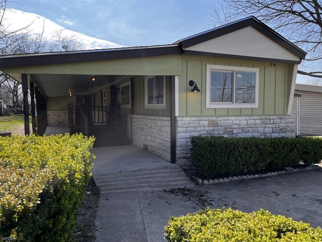 Foto del edificio - 3 br, 1.5 bath Mobile Home - 420 East Robi...